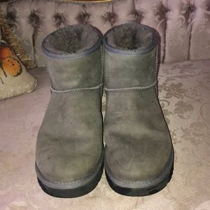 Authentic gray low cut uggs